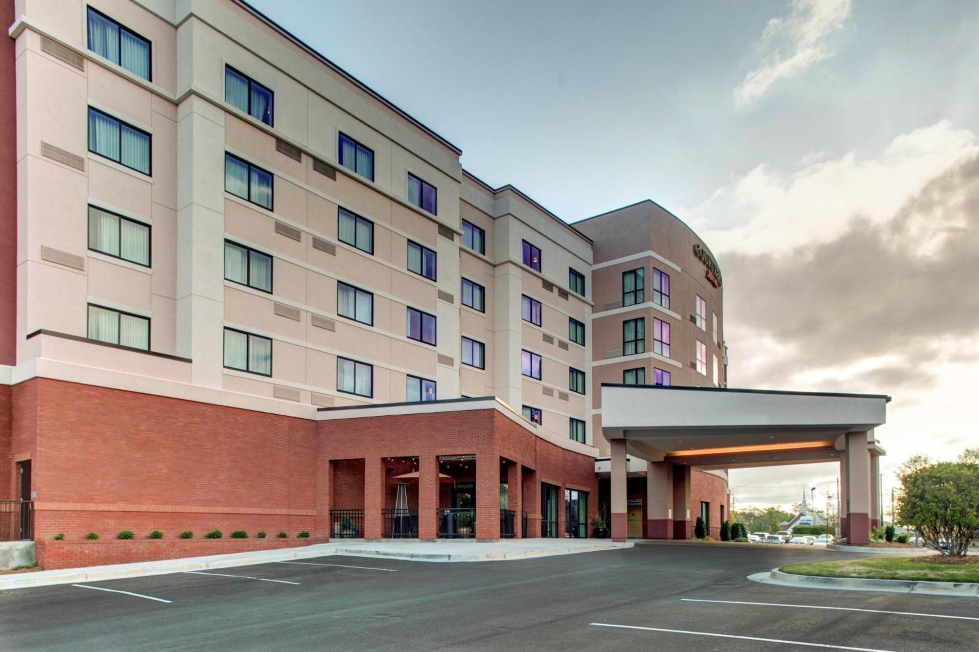 Отель Courtyard By Marriott Карролтон Экстерьер фото