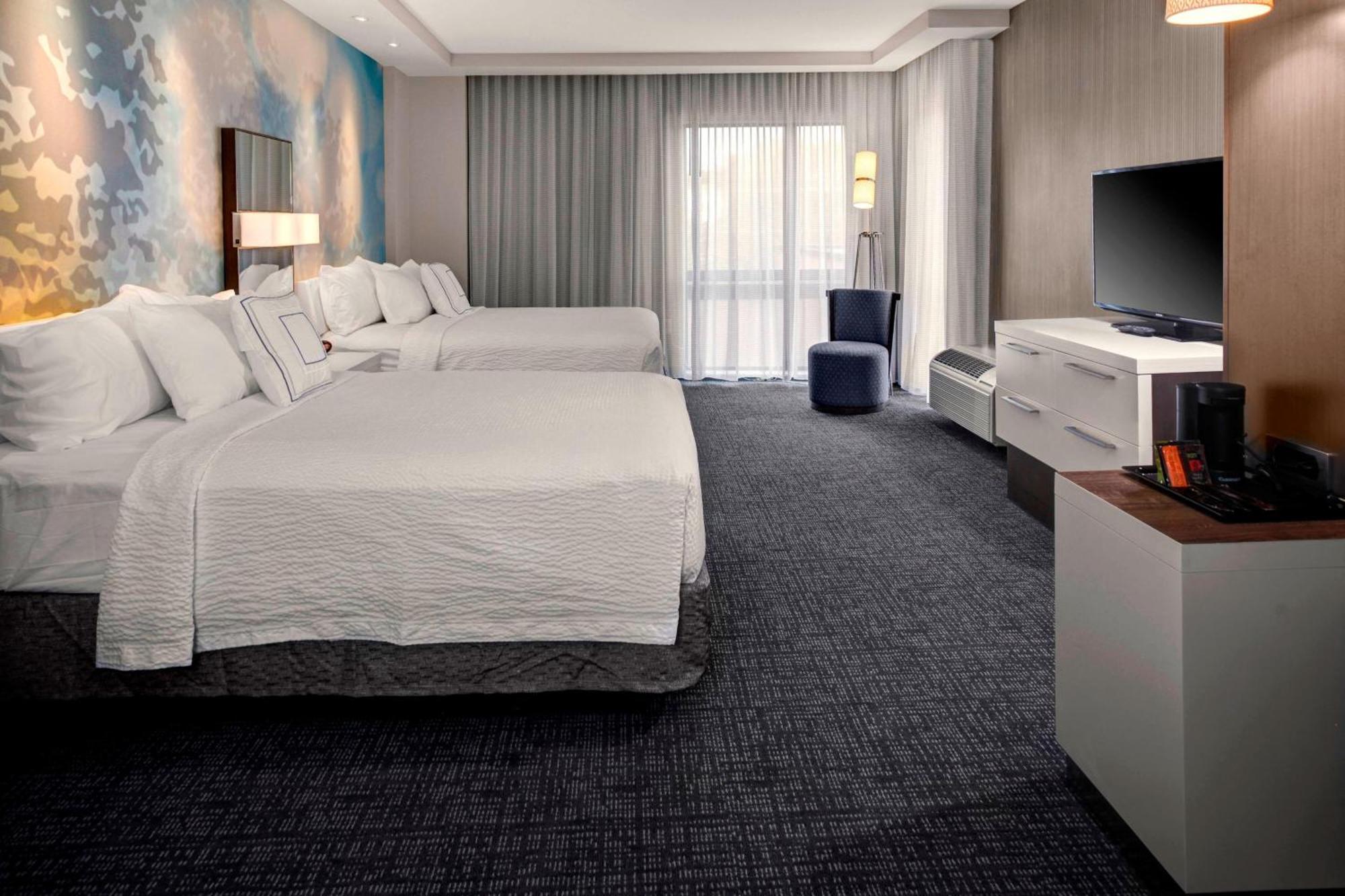 Отель Courtyard By Marriott Карролтон Экстерьер фото
