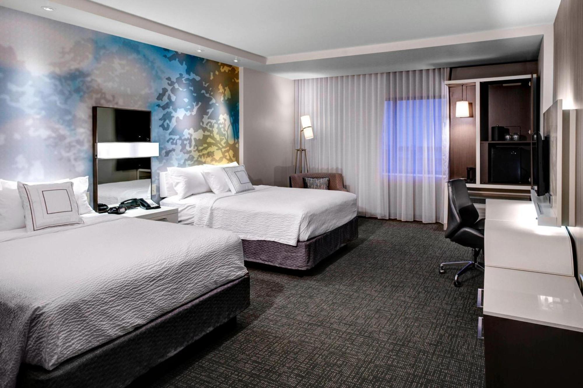 Отель Courtyard By Marriott Карролтон Экстерьер фото